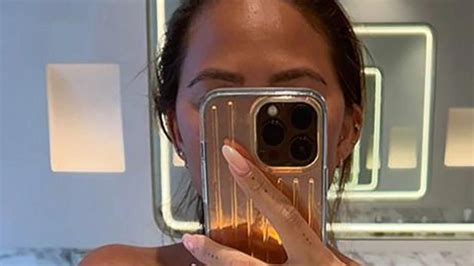 chrissy teigennude|Chrissy Teigen poses nude in mirror selfie 